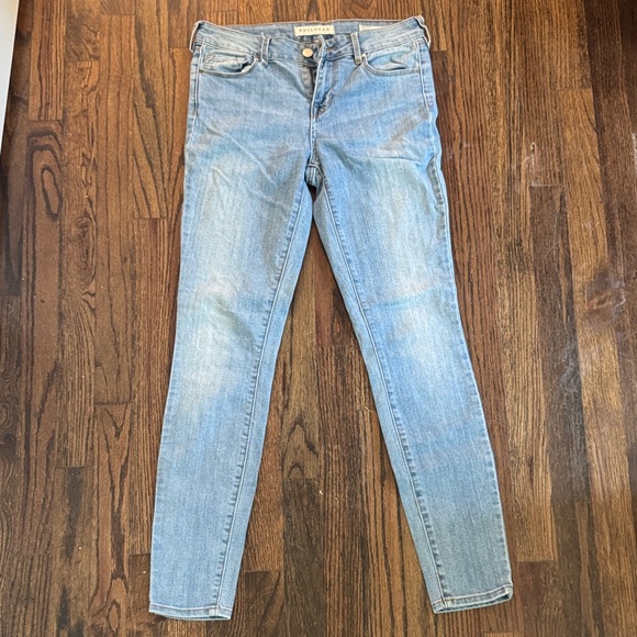 Bullhead Light Wash Skinny Jeans - Picture 1 of 4